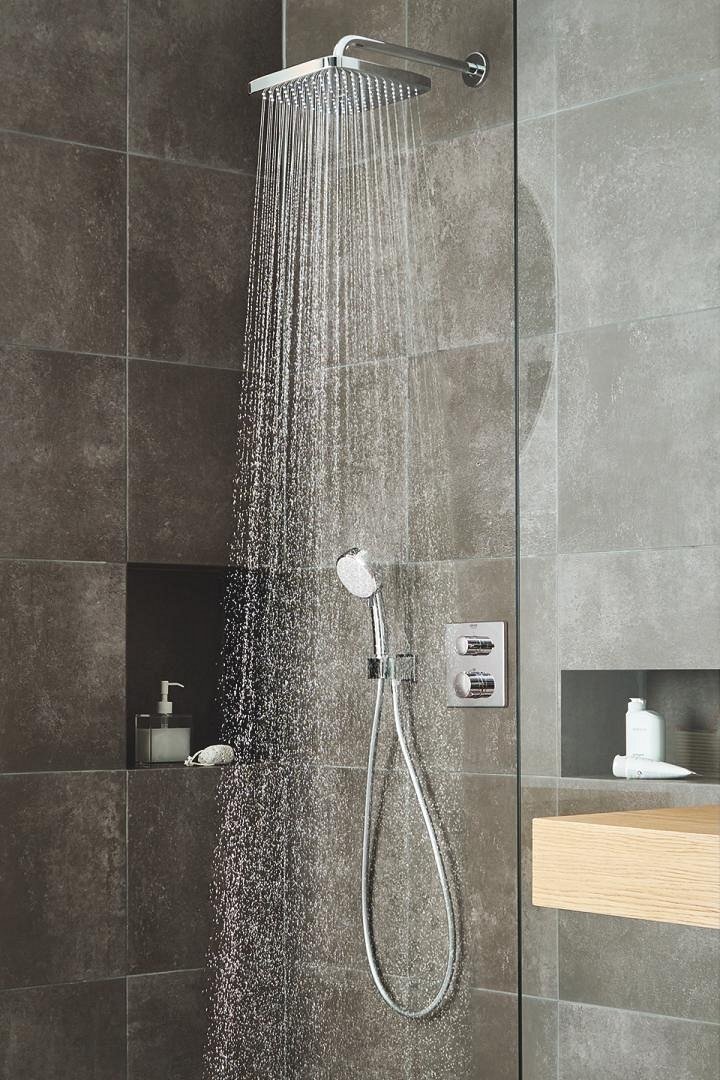 Modern Glass Shower Enclosure for Luxury Washrooms in Ahmedabad | Aqua